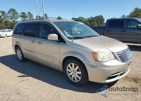 2014 Chrysler Town & Country Touring z USA, uszkodzony, nr VIN 2C4RC1BG7ER295867